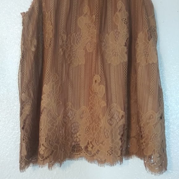 Taylor & Sage women's size M brown floral top - Picture 3 of 14